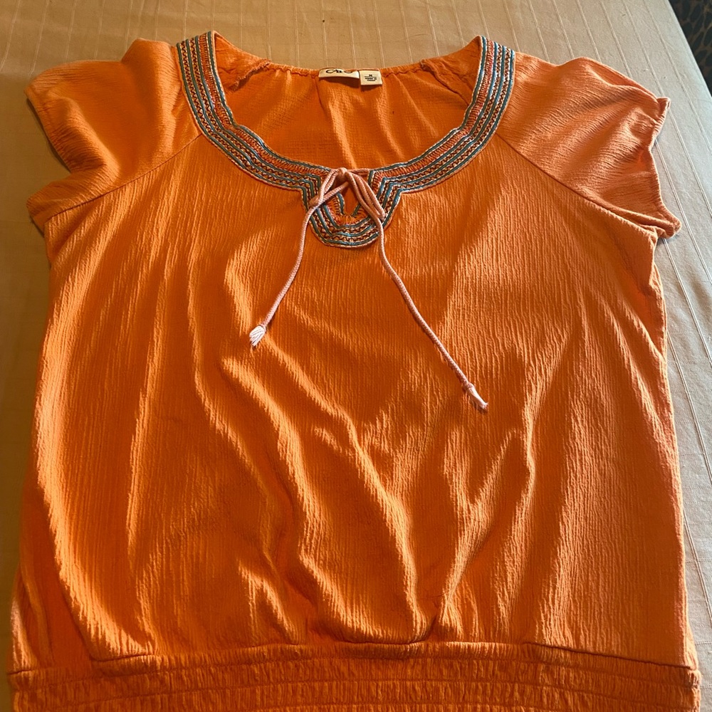 Women’s soft elastic bottom summer shirt